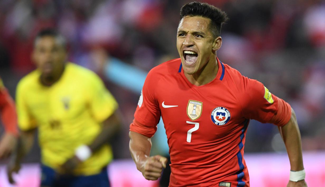 Penyerang Chile, Alexis Sanchez menempati peringkat kedua dengan kolek tujuh gol pada kualifikasi Piala Dunia 2018. (AFP/Martin Bernetti)