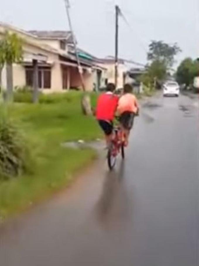 5 Hal Penting Saat Memilih Sepeda Pertama Anak Popmama Com