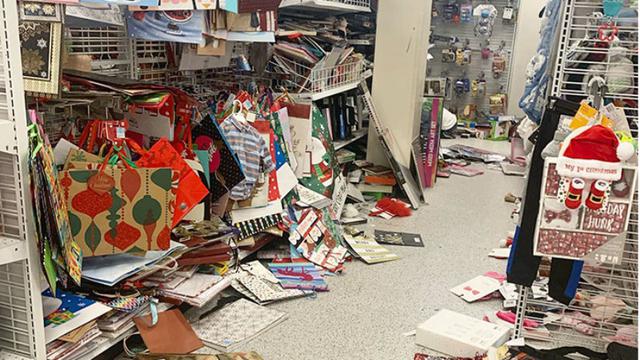 Musim Liburan Bikin Kacau, Wanita Ini Imbau Pembeli Bersikap Baik ke Karyawan Toko