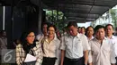 Nurul Arifin, Ignasius Jonan dan Setya Novanto saat berkunjung ke Stasiun Senen, Jakarta, Selasa (7/7/2015). Kunjungan itu dilakukan untuk meninjau kesiapan transportasi kereta api pada arus mudik jelang Lebaran. (Liputan6.com/Herman Zakharia)