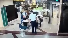 Rekaman beberapa video ini menunjukkan bahwa pilot citilink tidak dalam kondisi sehat saat akan terbang menuju Jakarta