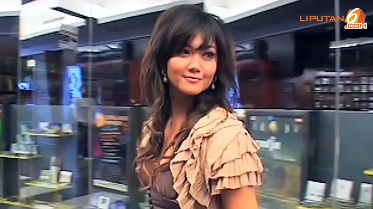 bella-saphira-131025b.jpg