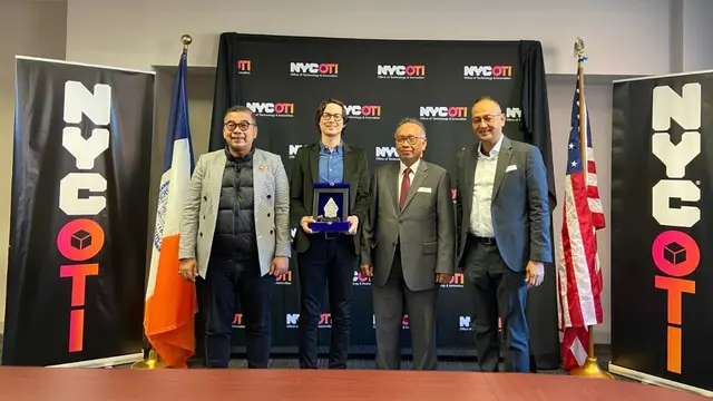 Delegasi Otorita Ibu Kota Nusantara (IKN) mengunjungi IBM dan New York Office for Technology and Innovation (NYC OTI). (Foto: IKN)
