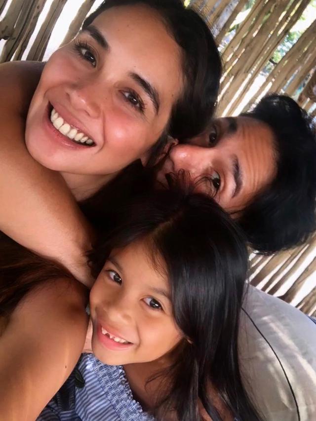 7 Tahun Menikah, Ini 7 Potret Kemesraan Vino Bastian dan Marsha Timothy