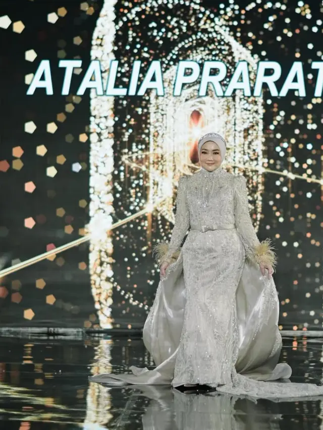 Atalia Praratya tampil saat jadi muse fashion show. [@polar_photograph]