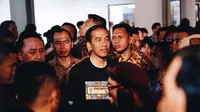 Berikut gaya kasual Jokowi saat datangi konser musik Synchronize Fest di Gambir Expo Kemayoran. (Foto: instagram/synchronizefest)
