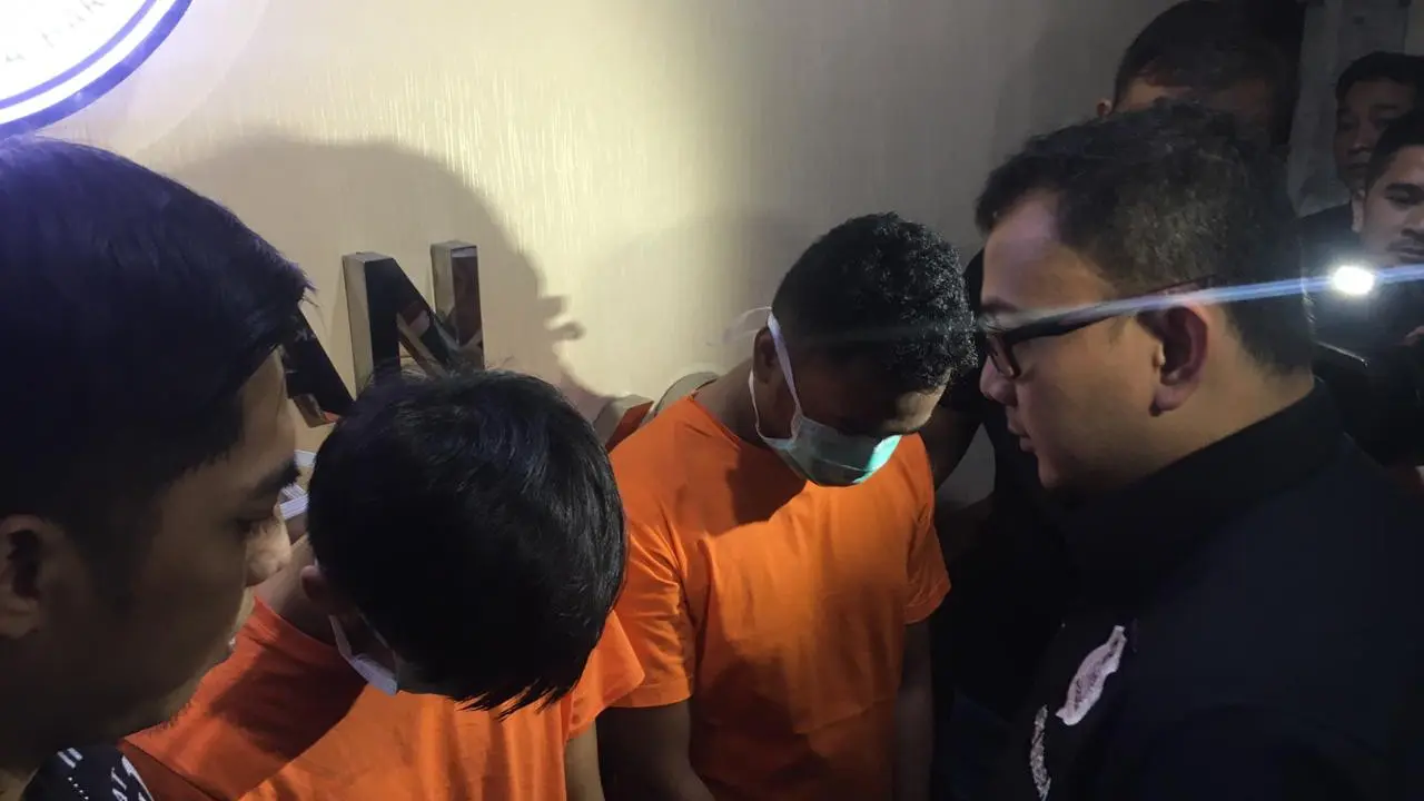 Dua Bandar Pemasok Narkoba Untuk Jerry Aurum Ditangkap Penyidik Satuan Reserse Narkoba Polres Metro Jakarta Barat, Rabu (26/6/2019). (Foto: Ady Anugrahadi/Liputan6.com)