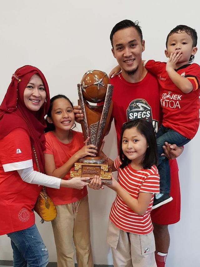 [Bintang] Okie Agustina dan Gunawan