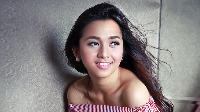 Eksklusif Putri Ayu, Padukan Musik Pop dengan Unsur Seriosa - News