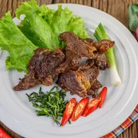 Ilustrasi gepuk daging basah./Copyright&nbsp;freepik.com/author/jcomp