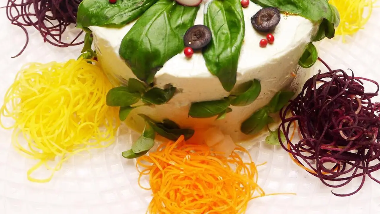 Cake Berisi Salad Sayuran? Cocok untuk Anda yang Sedang Diet