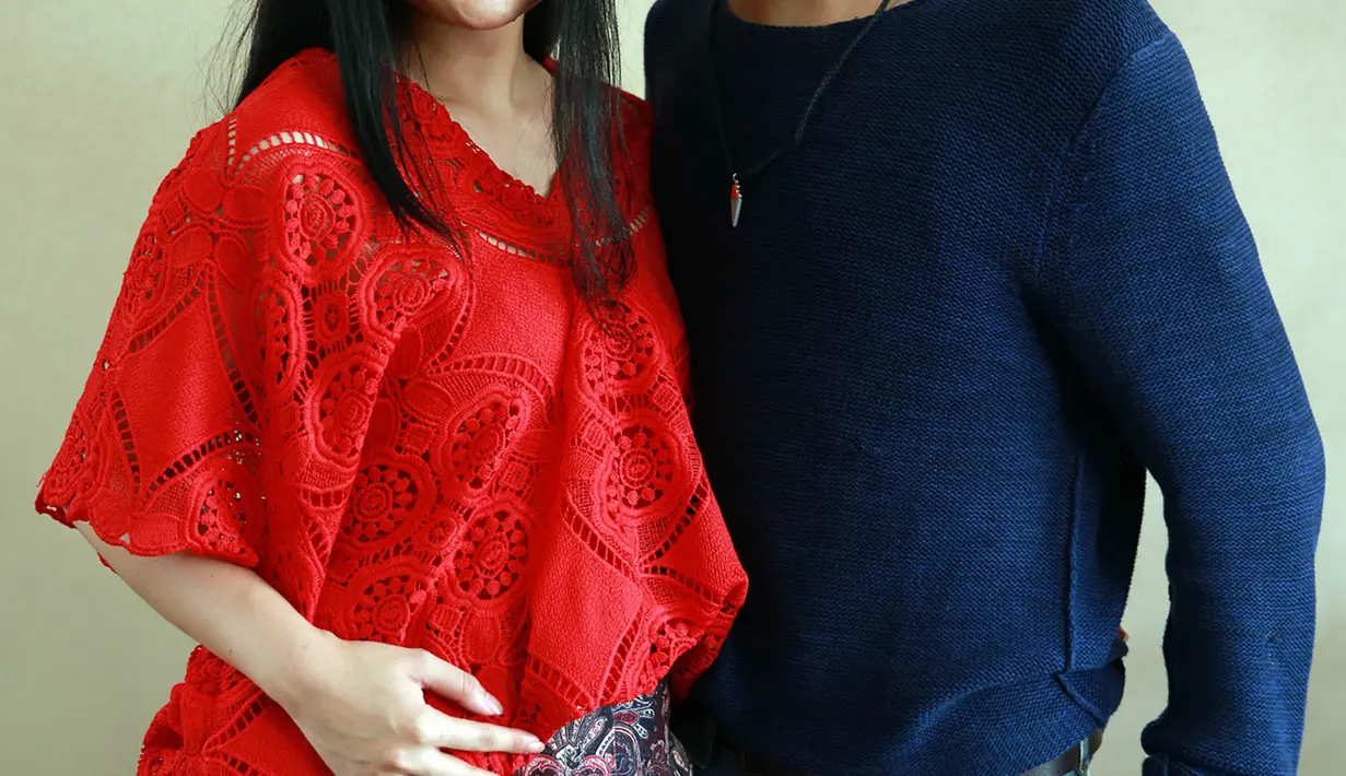 "Idenya dari tahun lalu. Kita pikir gimana caranya menaikkan girlband dan boyband lagi, gimana kita bertahan. Akhirnya kita bikin kolaborasi," ujar PJ. (Deki Prayoga/Bintang.com)