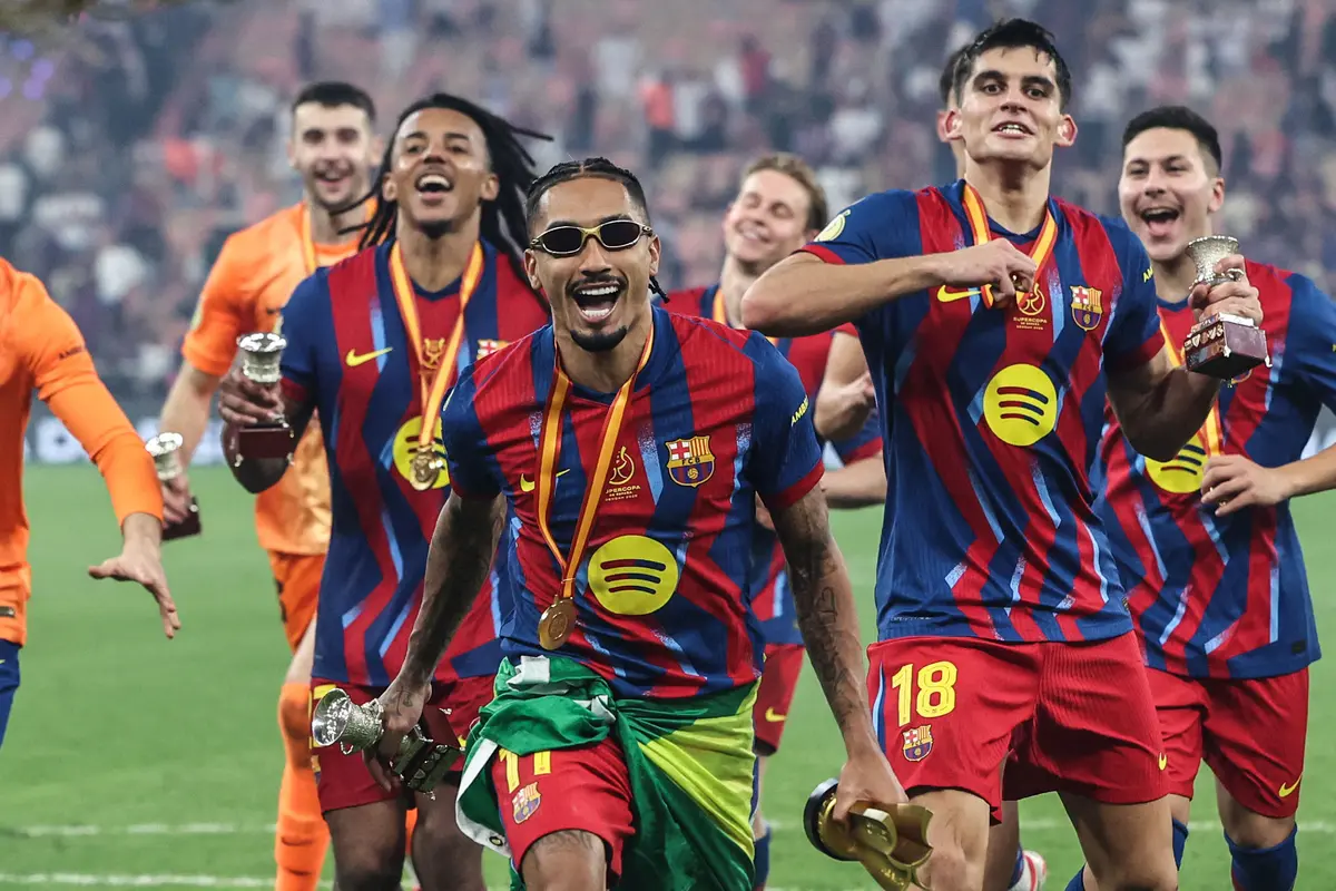 Foto: Penampilan Gemilang Raphinha Bawa Barcelona Tumbangkan Real Madrid dan Kunci Gelar Juara Piala Super Spanyol 2026