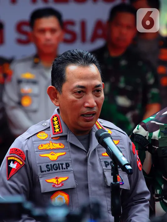 <p>Sigit mengatakan sasaran penerima bantuan adalah pedagang kaki lima (PKL), buruh atau karyawan korban PHK, nelayan hingga pemulung. (merdeka.com/Imam Buhori)</p>