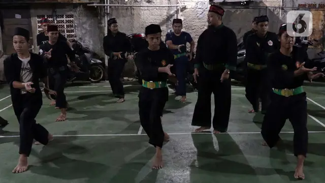 FOTO: Lewat Pencak Silat, Sanggar Saung Dji’ih Lestarikan Adat dan Budaya Betawi