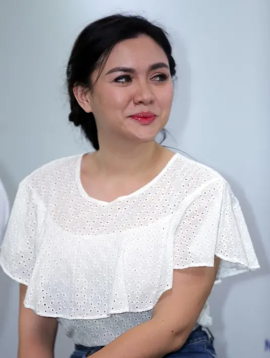 "Terutama kita sebagai performers harus bisa menampilkan penampilan yang aktif, baik dan detail sehingga audience menikmati," ujar Vicky Shu di kawasan Menteng, Kamis (17/11/2016). (Deki Prayoga/Bintang.com)