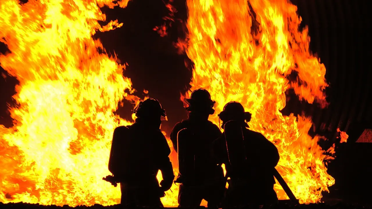 Hangus, Ini 15 Foto Pasar Besar Malang yang Terbakar
