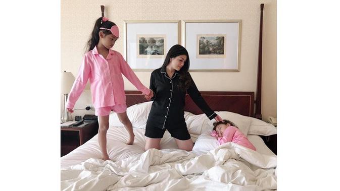 7 Potret Isi Rumah Celine Evangelista dan Stefan William, Elegan Penuh Corak (sumber: Instagram.com/celine_evangelista)