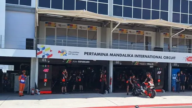 Merasakan Kesibukan di Paddock Aprilia Racing Team MotoGP Mandalika 2023 (Arief A/Liputan6.com)