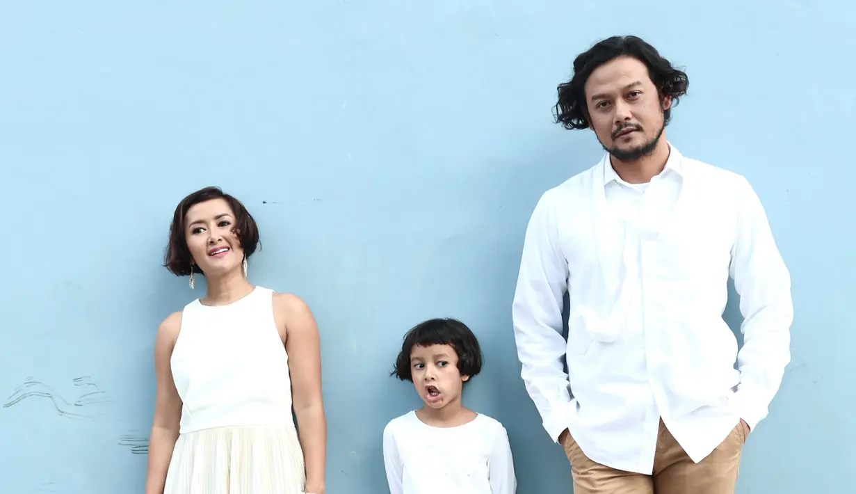 Bagi Widi Mulia, kebersamaan bersama anak-anak serta suaminya, Dwi Sasono lebih diutamakan. Bagi keduanya, kebersamaan merupakan hal yang menyenangkan. (Galih W. Satria/Bintang.com)