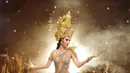 Dewi Sri merupakan Dewi Padi dan Kemakmuran yang dipuja di Bali. Kostum nasional yang digunakan oleh Bella Aprilia merupakan rancangan desainer asal Bali, Inggi Kendran. (instagram/bellaapriliasant)