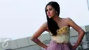 Anneke Carolline kini sedang sibuk promo single terbarunya berjudul Nyut-nyutan. Tembang itu terinspirasi dari kasus prostitusi artis yang sedang marak dibicarakan. Foto diambil pada Rabu (10/6/2015). (Liputan6.com/Faisal R Syam)