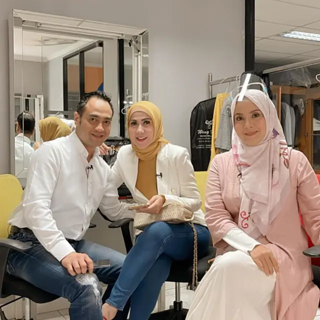 Curhat Soal KDRT, Ini 6 Potret Persahabatan Ferry Irawan dan Elma Theana