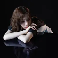 Akhirnya Taeyeon SNSD kembali menyapa para penggemarnya dengan merilis mini album ketiga yang berjudul Something New. Album ini sendiri berisi enam lagu dengan lagu andalam Something New. (Foto: instagram.com/taeyeon_ss)