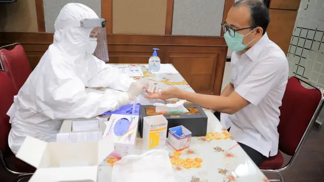 Kementerian Koperasi dan UKM melakukan Rapid Test bagi seluruh Aparatur Sipil Negara (ASN) di lingkungan Kementerian. (Dok Kemenkop dan UKM)