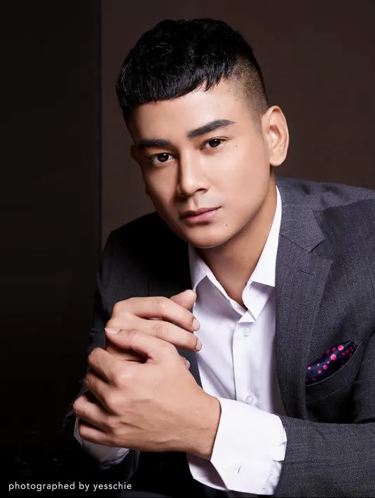 Di usia yang  sudah menginjak 34 tahun, Dwi Andhika yang ditemui di kawasan Tendean, Jakarta Selatan mengatakan bahwa dirinya tidak ingin menargetkan sebuah pernikahan. (Instagram/dwiandhika3486)