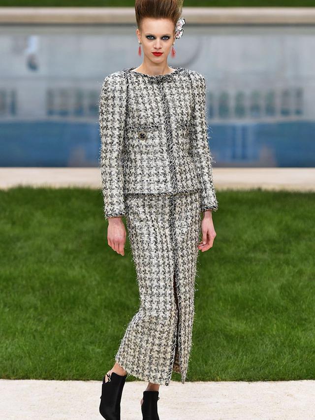 Persembahan Nyentrik Chanel untuk Pekan Mode Haute Couture 2019