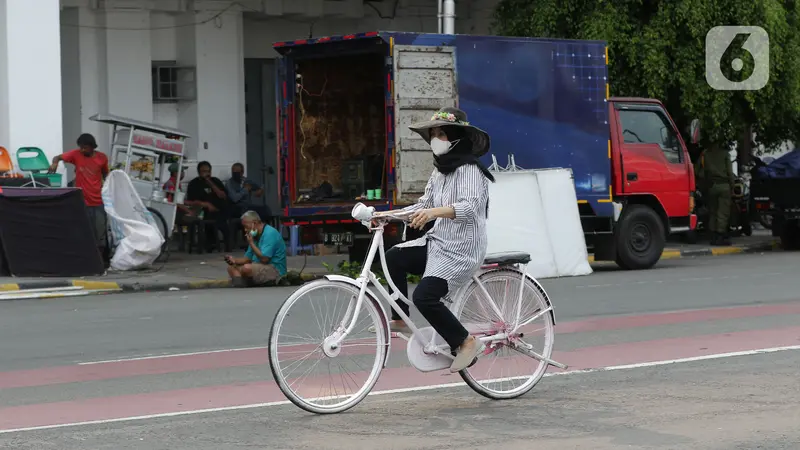 FOTO: Kawasan Sekitar Kota Tua Mulai Ramai Dikunjungi Warga