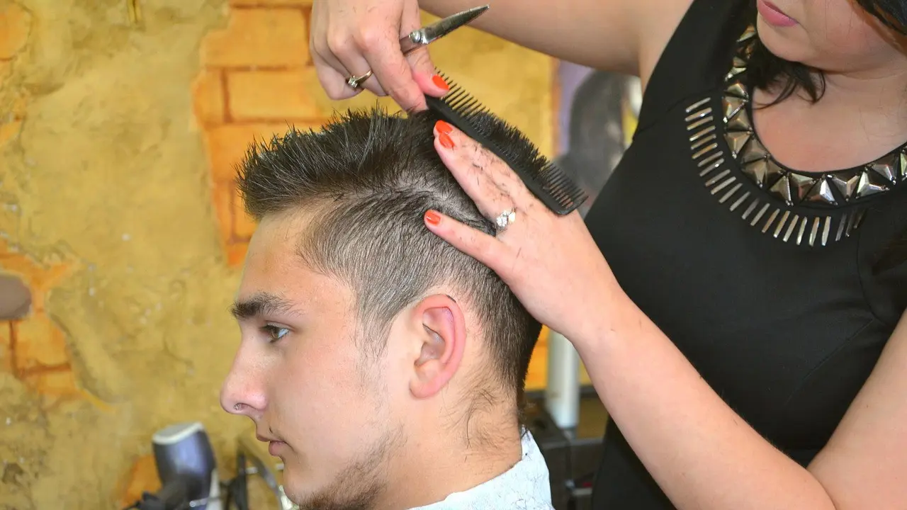 Ilustrasi pria potong rambut