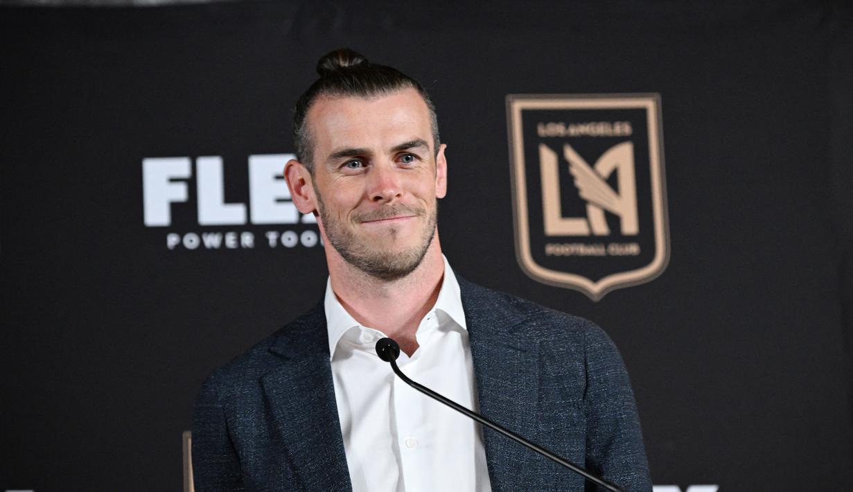 Gareth Bale meninggalkan Real Madrid dan memilih hijrah ke MLS, bergabung dengan Los Angeles FC. Bersama Los Angeles FC, Bale dikabarkan mendapatkan kontrak selama satu musim. Ia pun mendapatkan opsi perpanjangan kontrak jika tampil apik. (AFP/Robyn Beck)