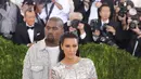 Kim Kardashian mengungkapkan rasa paniknya jika dirinya hamil anak ketiga. (AFP/Bintang.com)