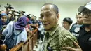 Di bulan April 2017, Iwa K tertangkap di Bandara Soekarno-Hatta lantaran membawa ganja yang dimasukkan dalam rokok. (Adrian Putra/Bintang.com)