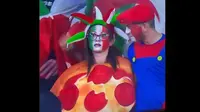 Dukung Italia dengan berdandan seperti Mario dan pizza di Final EURO 2020 (Screenshot of Twitter/@Jamesfarrow92)