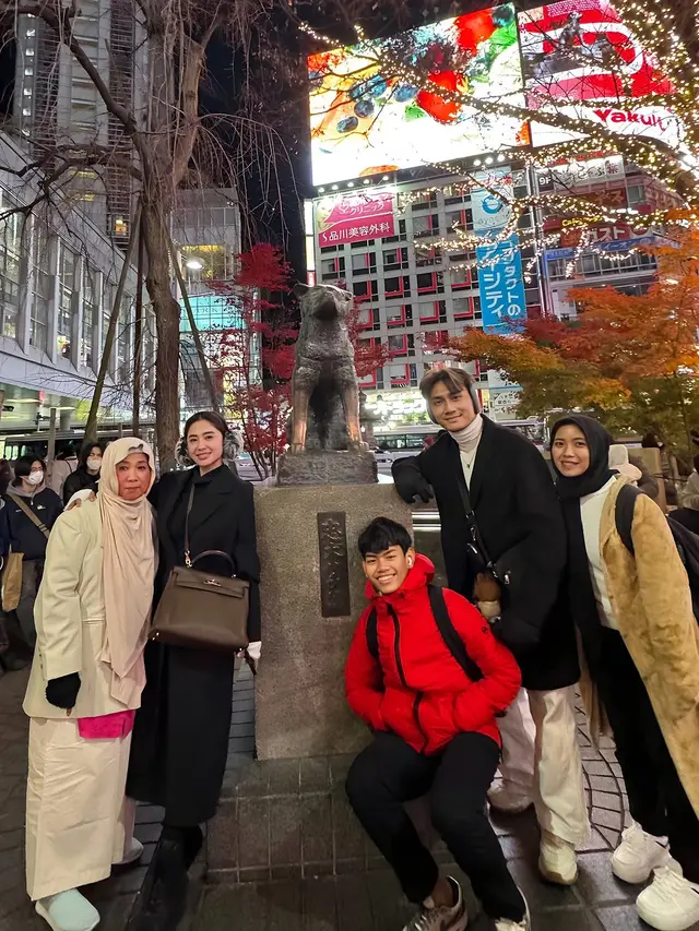Potret Dewi Perssik Liburan ke Jepang Bareng Keluarga (credit: instagram/dewiperssik9).