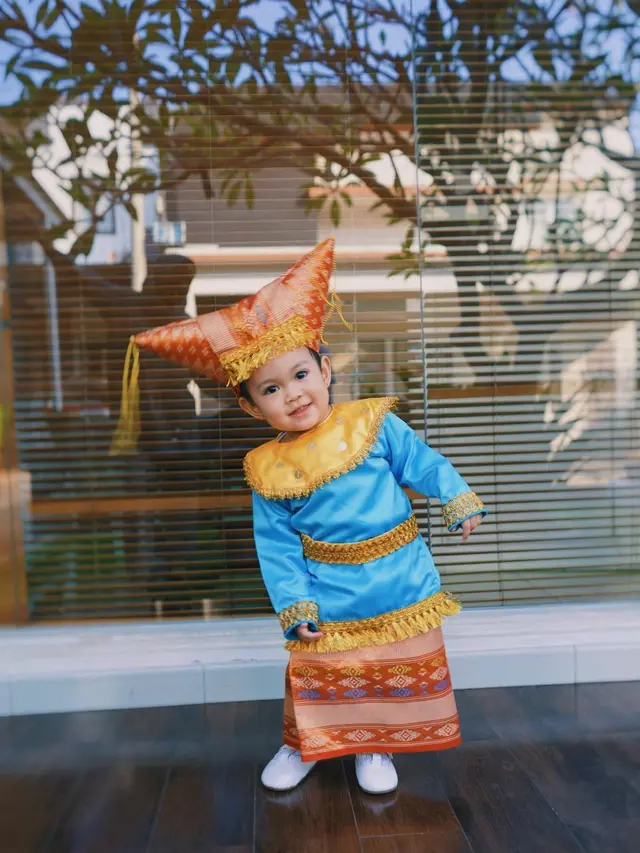 6 Gaya Anak Artis Pakai Kebaya Rayakan Hari Kartini, Imut dan Memesona