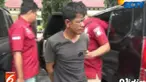 Polisi sangat berhati-hati karena Agus membawa sebuah pisau dapur saat menyadera darah dagingnya sendiri yang berusia 4 tahun.