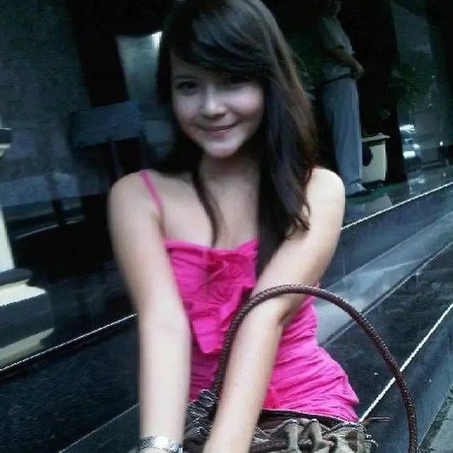 7 Potret Lawas Voke Victoria, Kekasih Kriss Hatta Ini Punya Paras yang Memesona