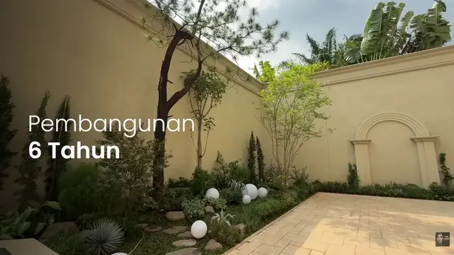 Potret Fasad Depan Rumah Tasya Farasya