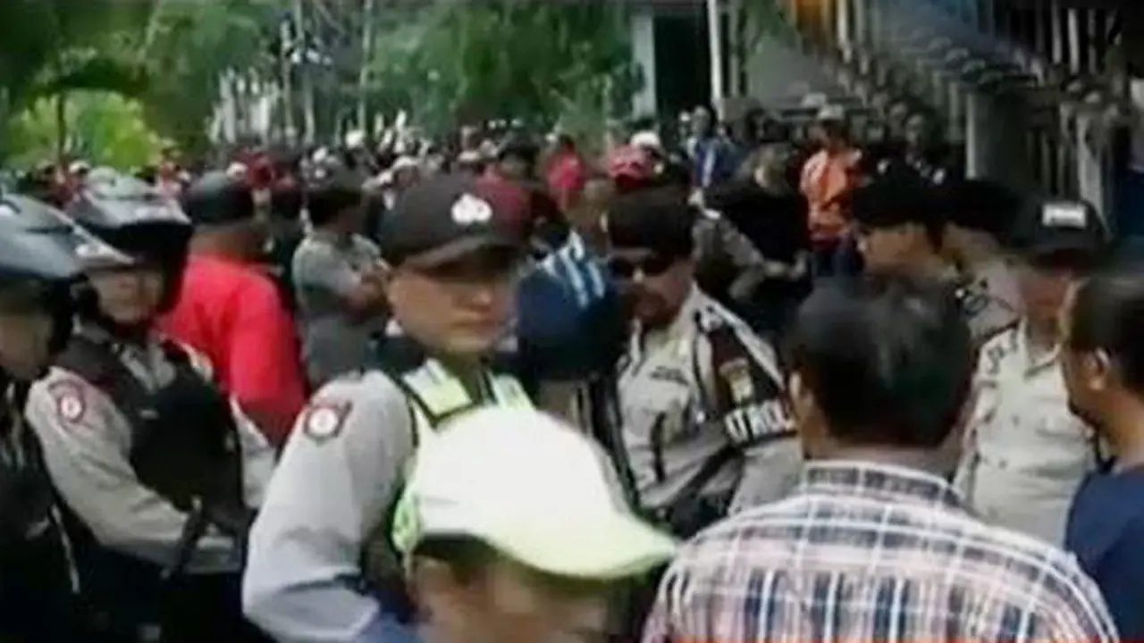 Bentrok Antar Ormas di Bekasi 