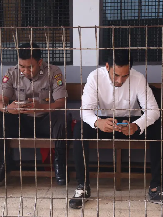 "Ya, saya bisa meneruskan program pemulihan saya, rehabilitasi jadi lebih seger, fresh bahkan berat badan naik nih sampai 4 kg," kata bintang film Cinta Silver.(Nurwahyunan/Bintang.com)