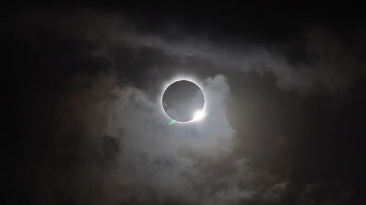 [Bintang] Gerhana Bulan Sebagian dapat Kamu Lihat Malam Ini