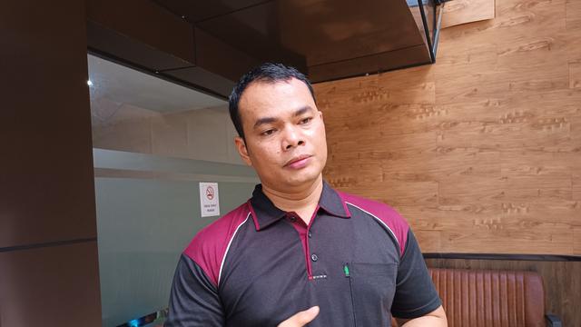 Anggota Brimob Polda Riau Batalyon B Pelopor Satuan Brimob Polda Riau, Bripka Andry Darma.