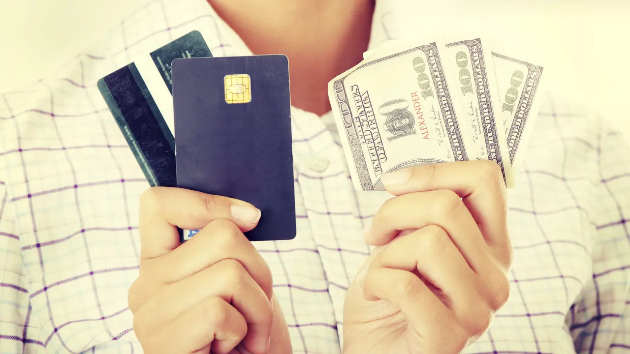 6 Cara Gunakan Uang yang Sudah Kamu Tabung Selain Buat Masa Tua
