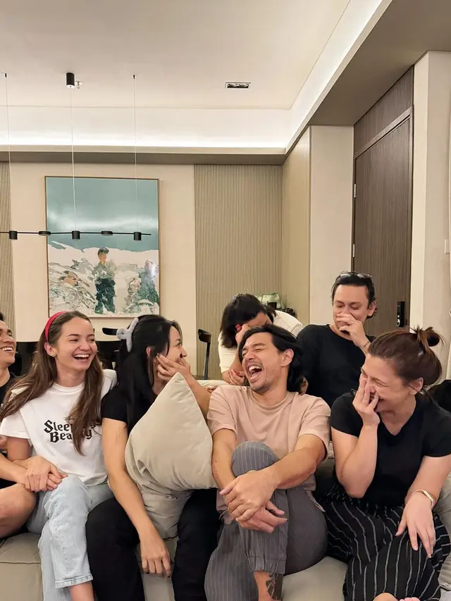 Enzy Storia bersama Vincent dan Hesti (Instagram/enzystoria)