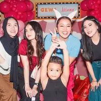 Potret perayaan ulang tahun Gewa ke-4 (Sumber: Instagram/gewaatlanasyamayim)