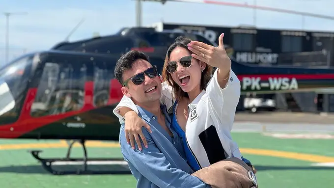 Laura Theux dilamar kekasih (Instagram/laura_theux)